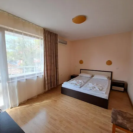 Guest house Lazur 4*