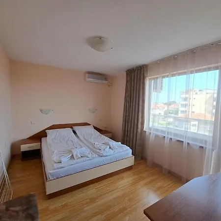 Guest house Lazur 4*